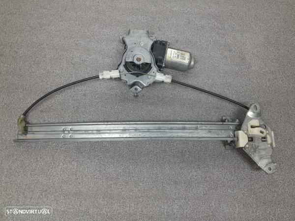 Elevador Tras Esq  Nissan Primera (P12) - 1