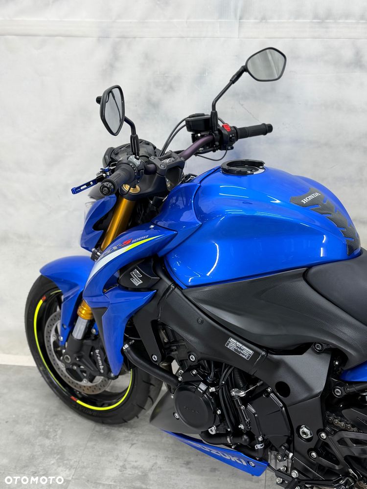 Suzuki GSX 1000 - 23
