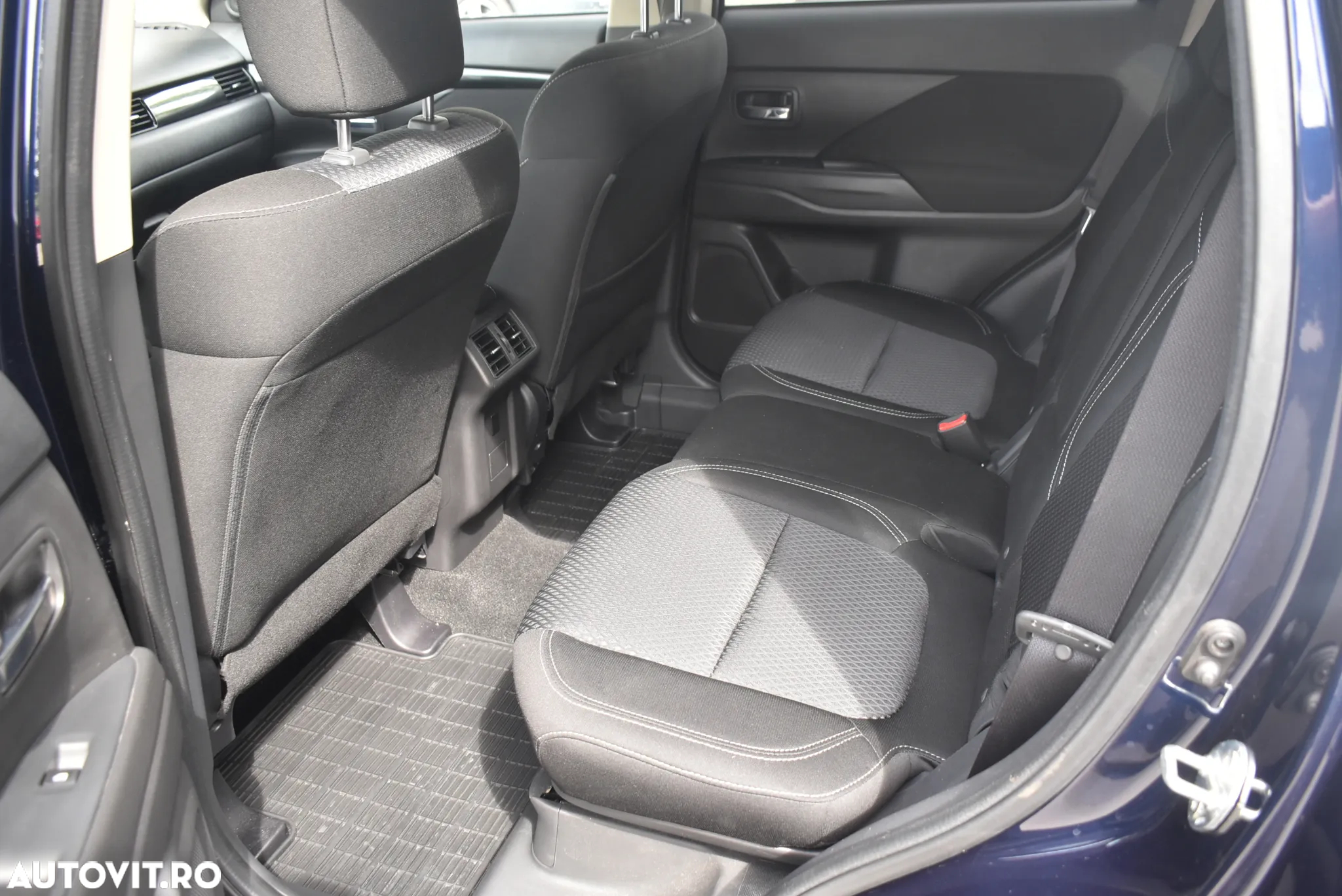 Mitsubishi Outlander 2.0L AS&G CVT Invite - 19