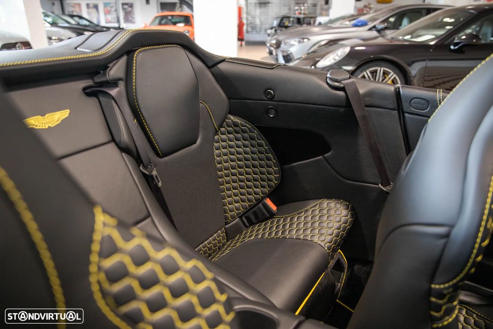 Aston Martin Vanquish Volante Touchtronic 3 Carbon Black - 30
