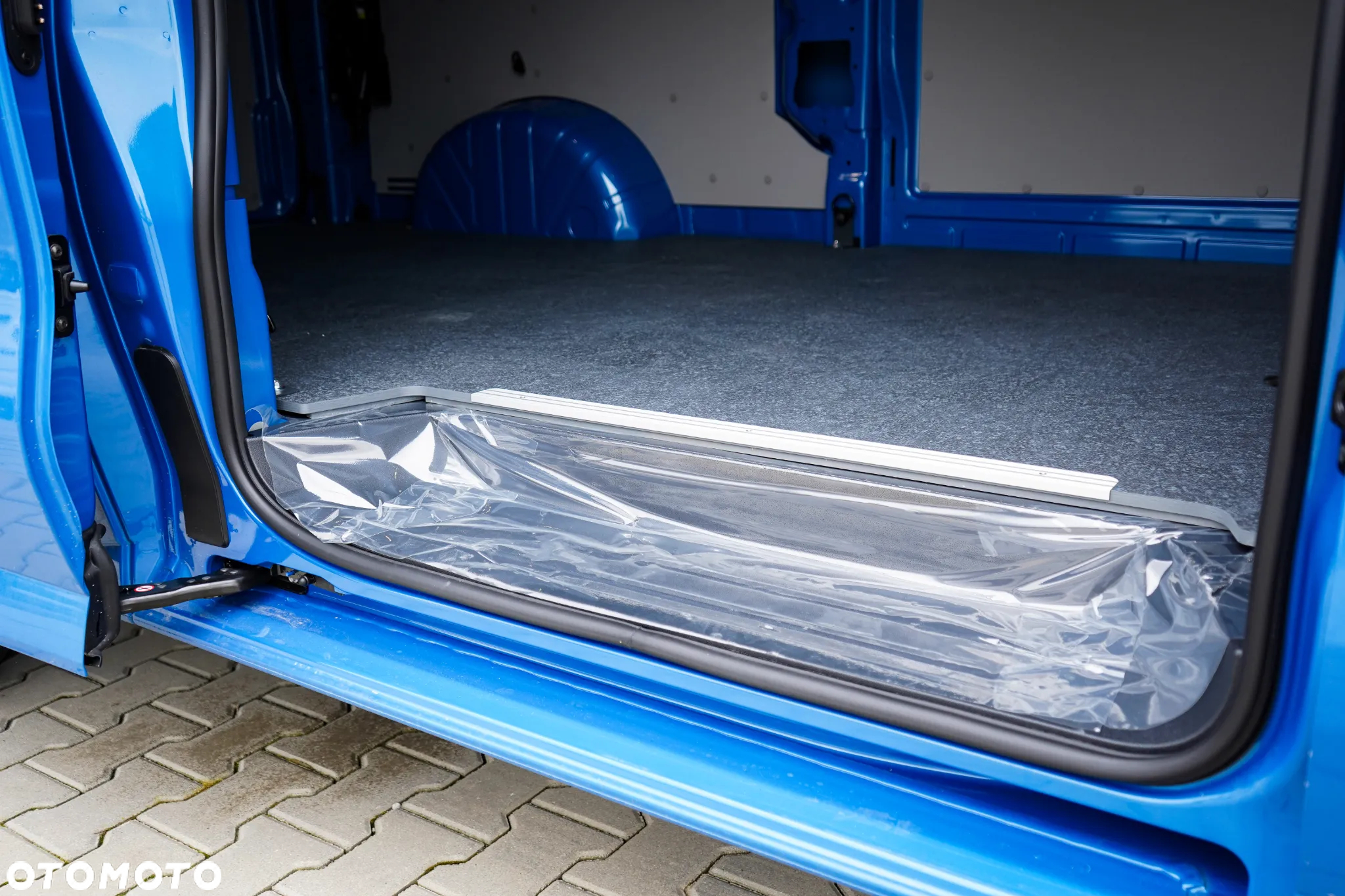 Volkswagen T7 Transporter - 10