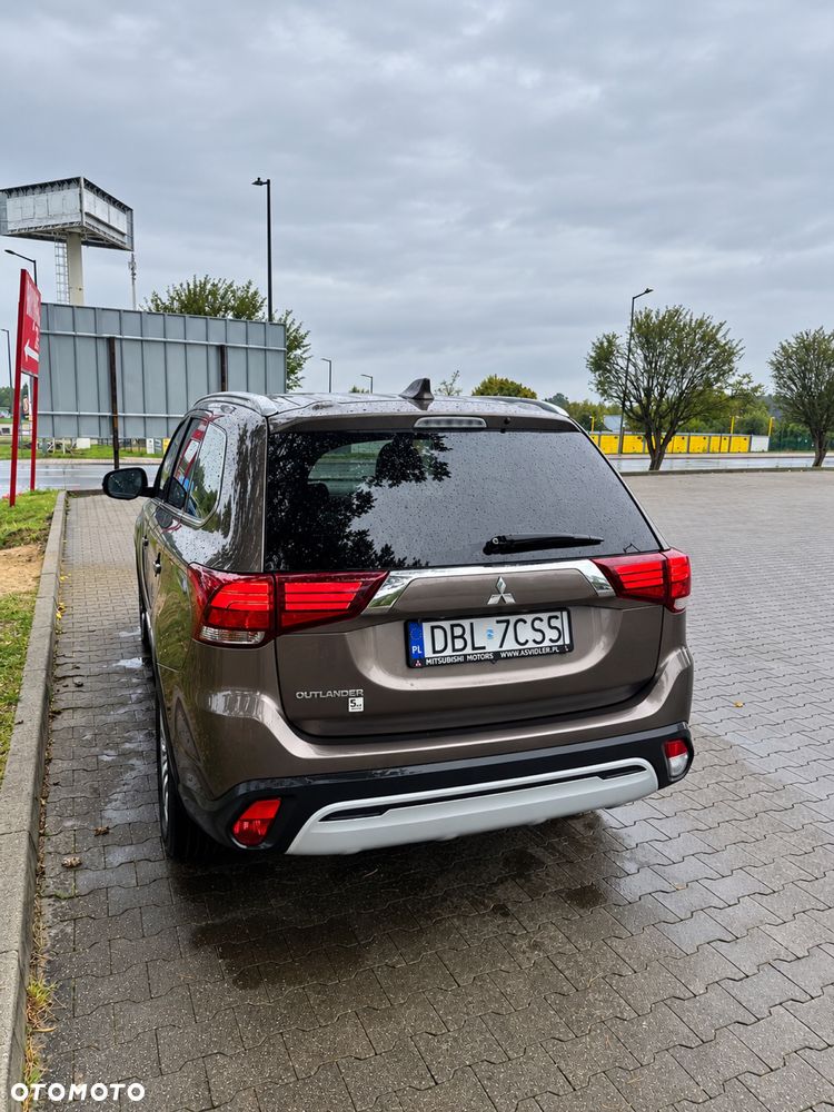 Mitsubishi Outlander - 4