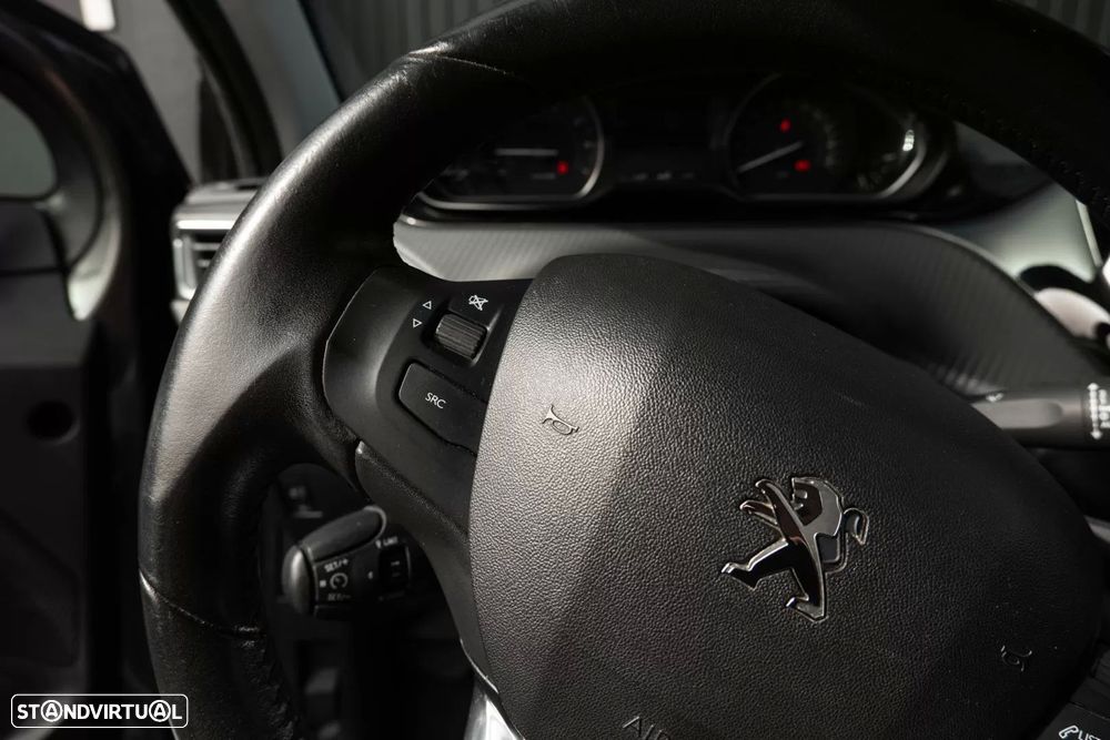 Peugeot 2008 1.2 Allure - 23