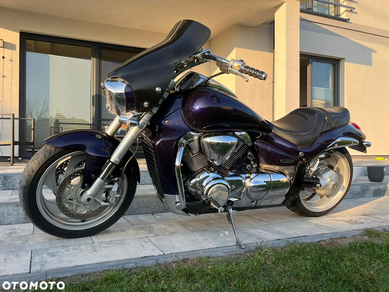Suzuki Intruder - 14