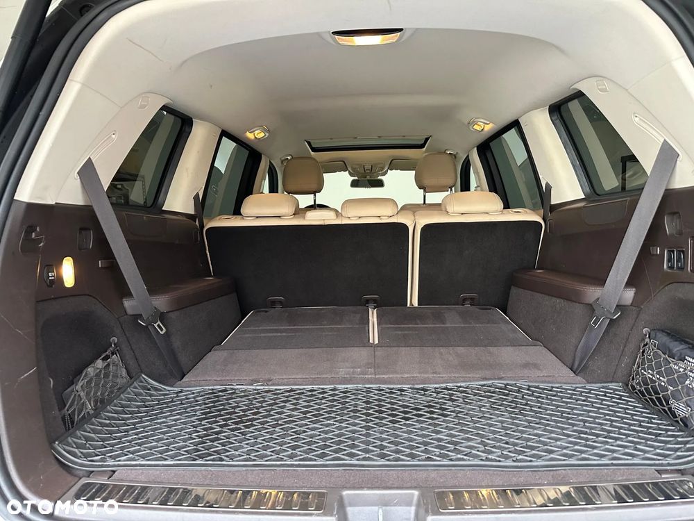 Mercedes-Benz GLS - 39