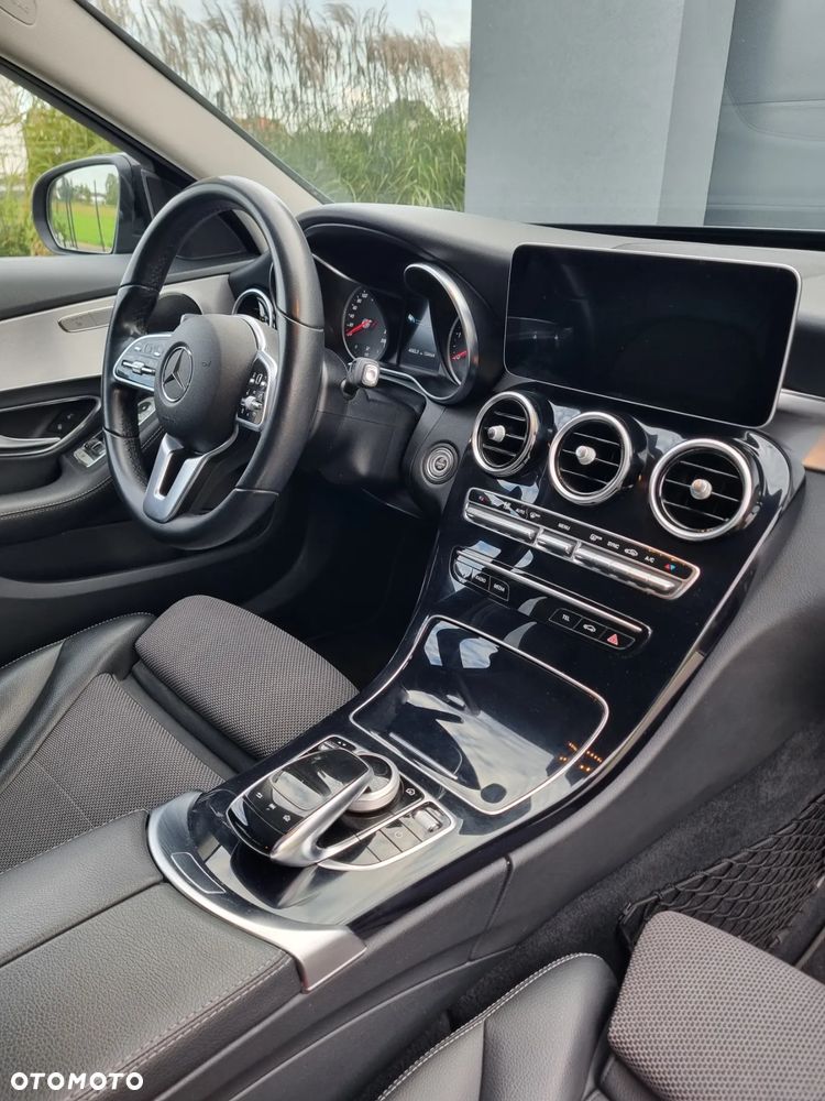 Mercedes-Benz Klasa C 300 d T 4Matic 9G-TRONIC Avantgarde - 12