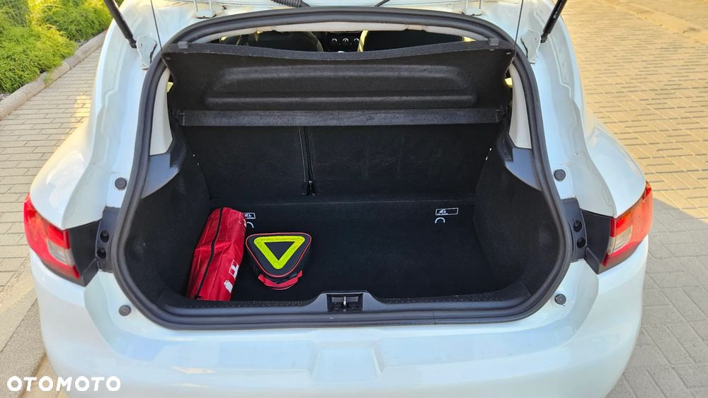 Renault Clio 1.2 16V Life - 11