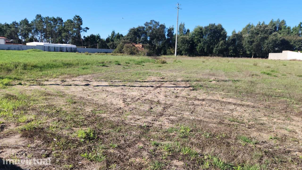 Terreno urbano, com 2500 m2, em Carregueiras, Garcia - M. Grande - Grande imagem: 3/5