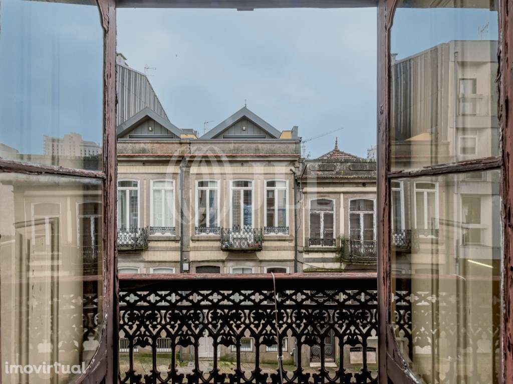 Prédio para reabilitar, com PIP aprovado, no Porto - Grande imagem: 3/23