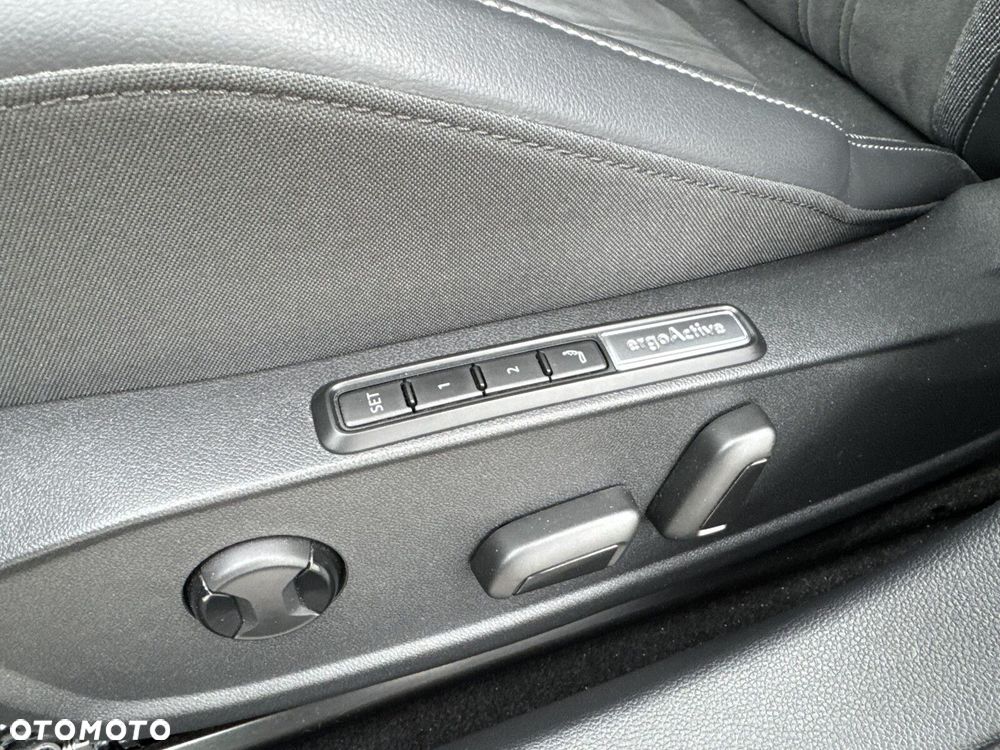 Volkswagen Golf - 16