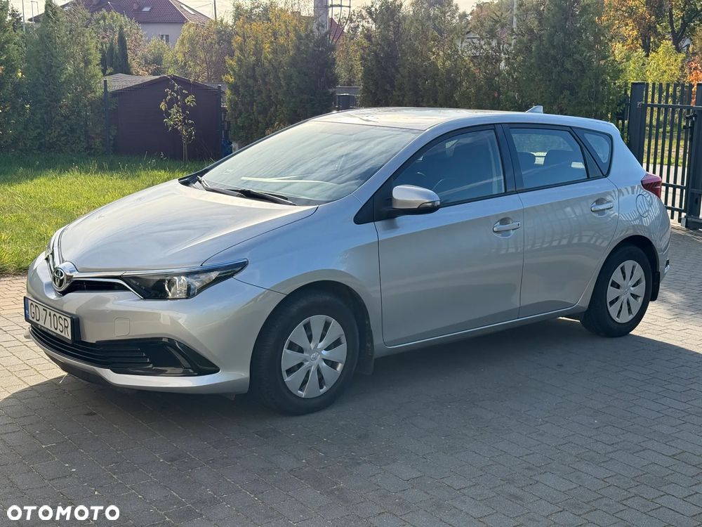 Toyota Auris - 5