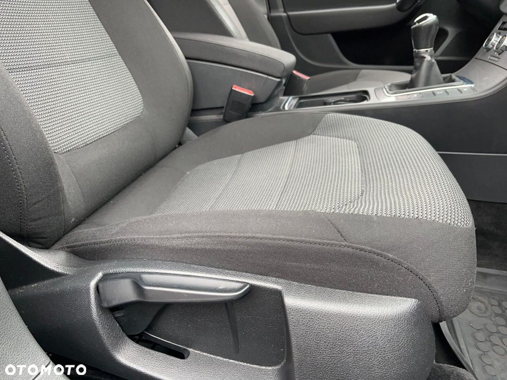 Volkswagen Passat - 24