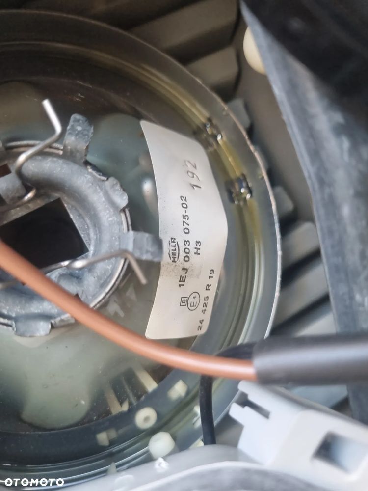 MERCEDES W123 LAMPA PRAWA - 7
