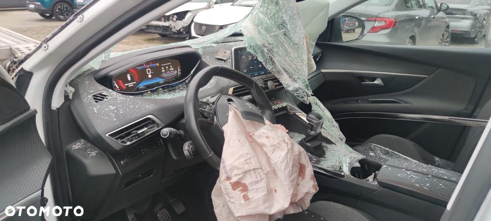 Peugeot 3008 1.2 PureTech Active S&S - 12