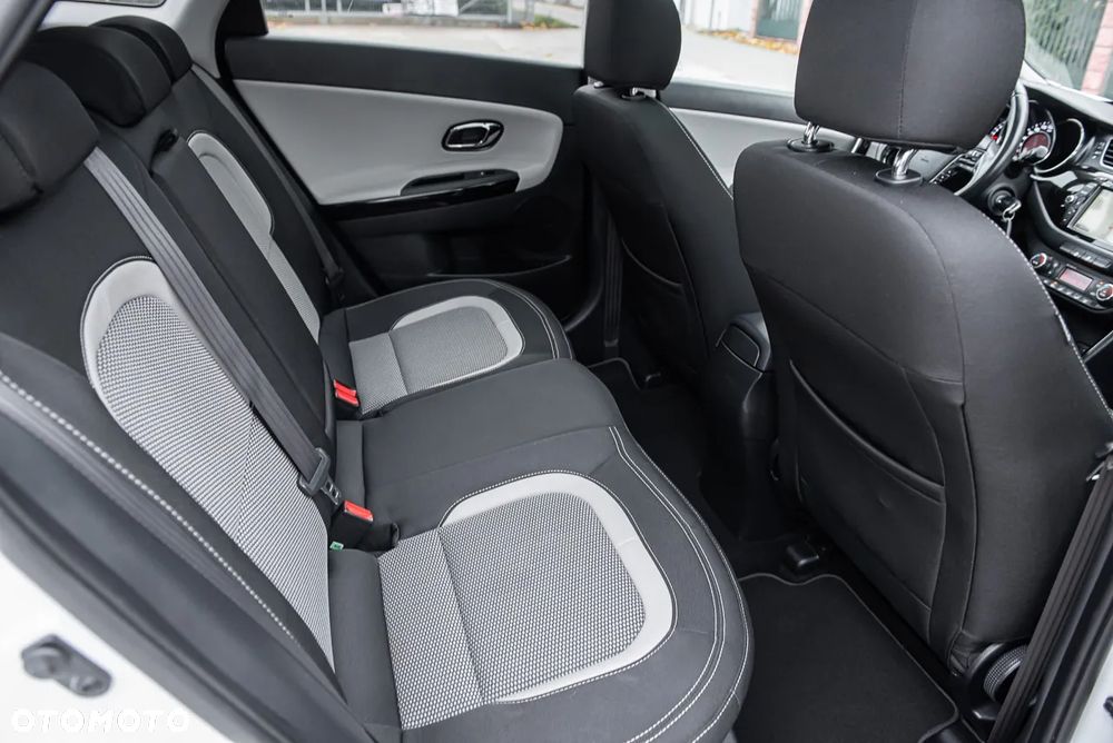 Kia Ceed 1.6 GDI DCT Platinum Edition - 29