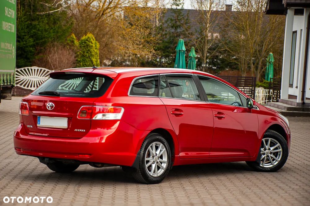 Toyota Avensis 1.8 Sol MS - 16