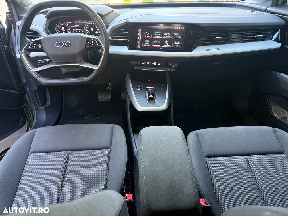 Audi Q4 2023 photo 5