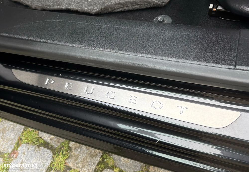 Peugeot 208 1.2 PureTech Signature - 24