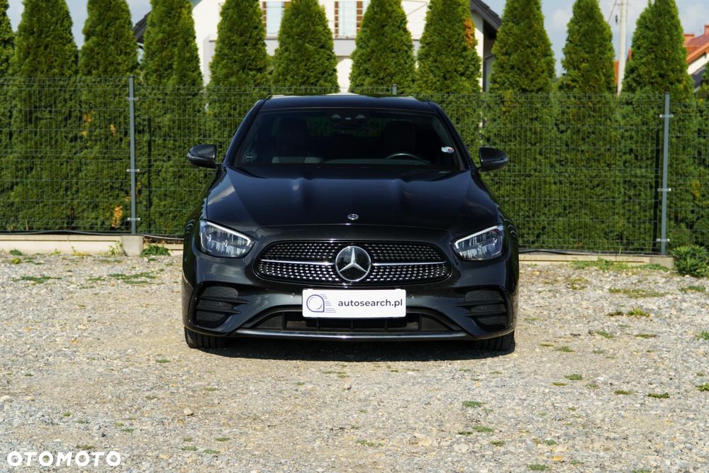 Mercedes-Benz E-Class 2022 photo 2