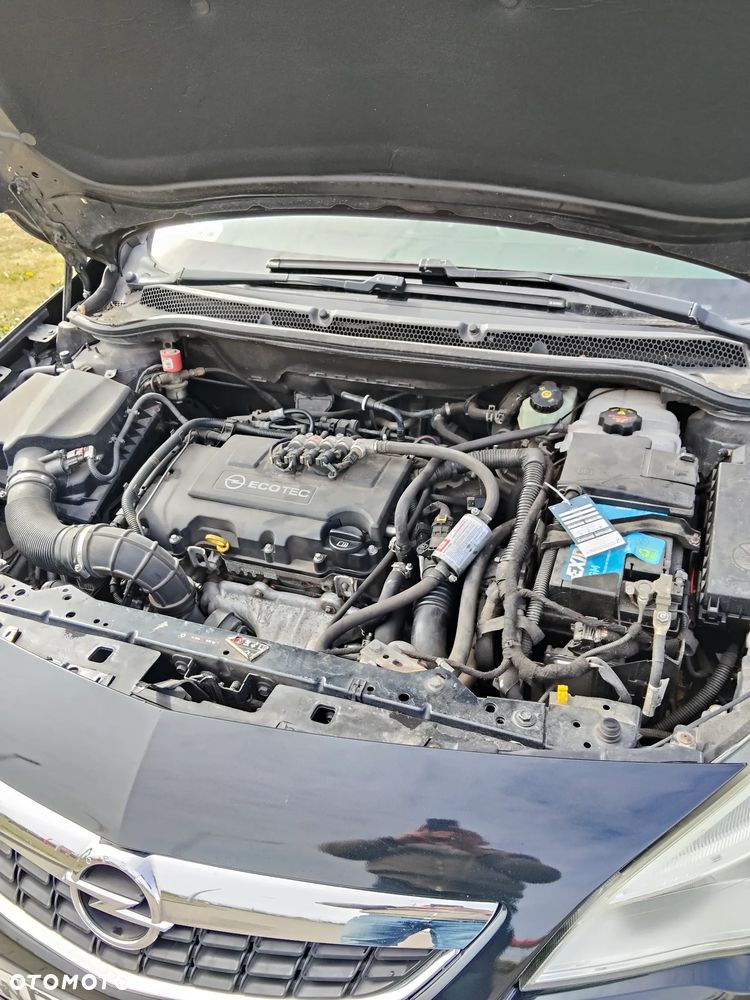 Opel Astra 1.4 T Cosmo - 4