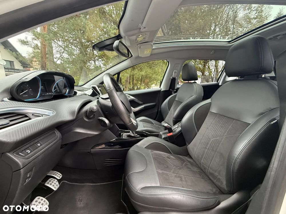 Peugeot 2008 1.2 Pure Tech GPF Crossway S&S - 11