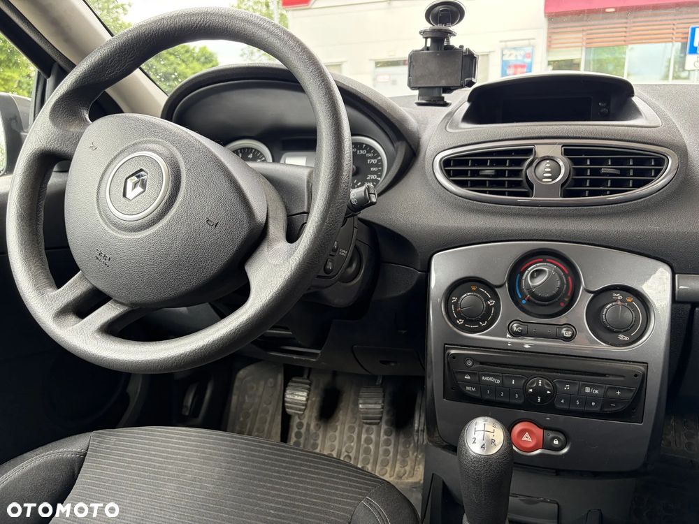 Renault Clio 1.2 16V Pack Authentique - 5