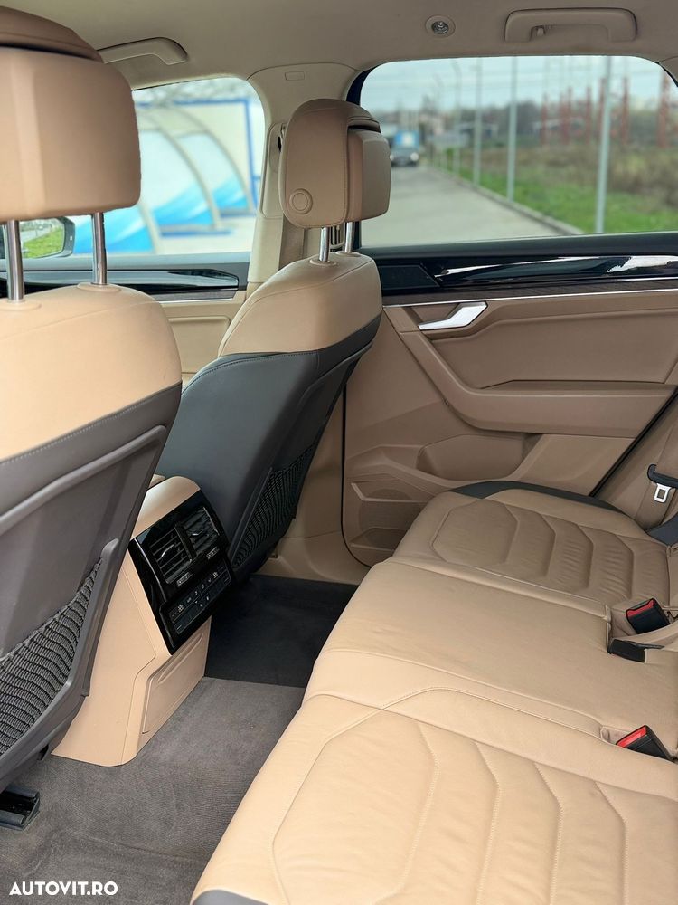 Volkswagen Touareg - 9