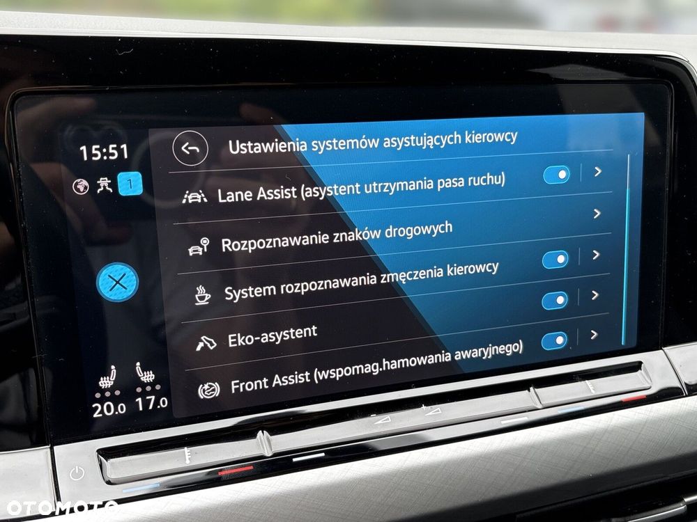Volkswagen Golf 1.5 eTSI Life DSG - 26