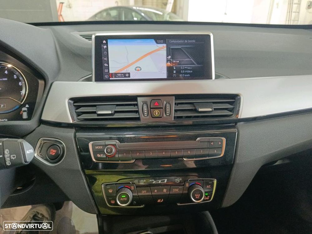 BMW X1 25 e xDrive Corporate Edition - 8