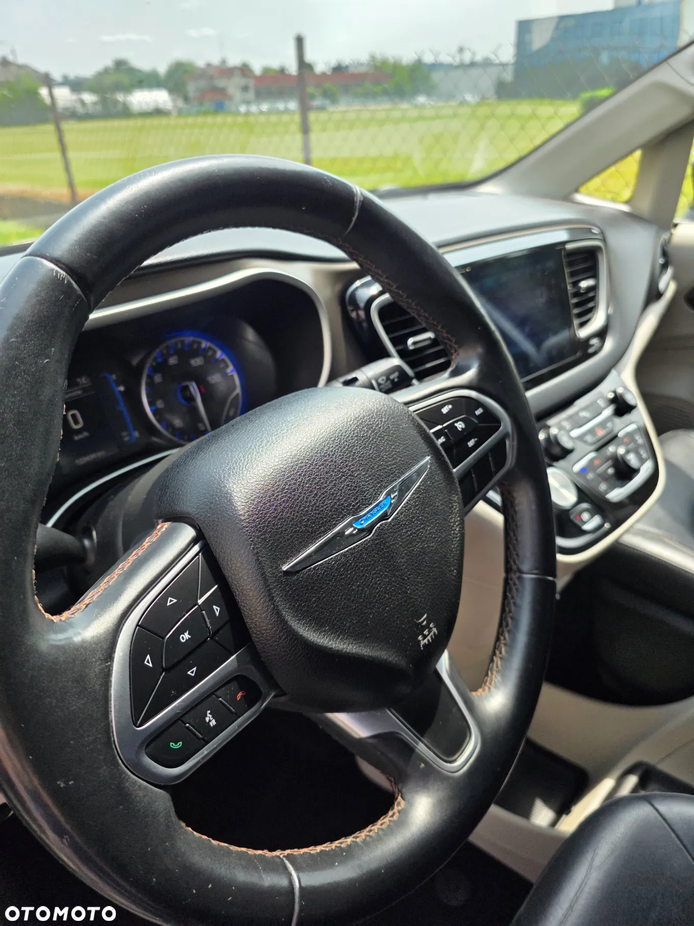 Chrysler Pacifica - 15
