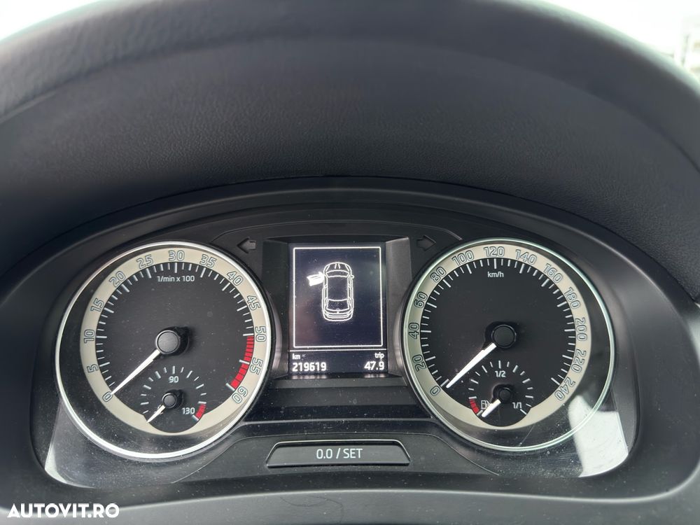 Skoda RAPID Spaceback 1.4 TDI Cool Edition R&G - 10