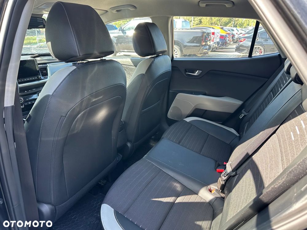 Kia Stonic - 10