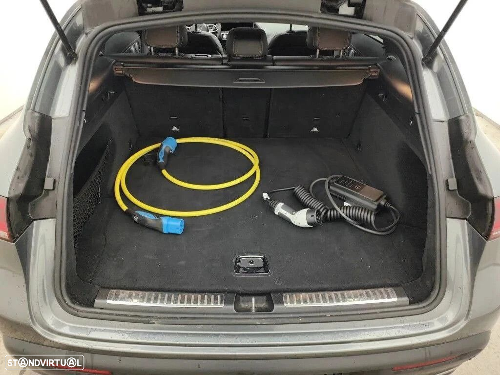 Mercedes-Benz EQC - 9