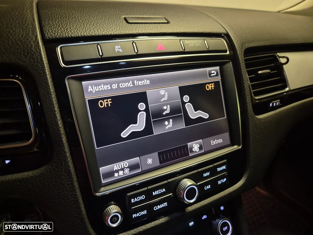 VW Touareg 3.0 TDI V6 Executive Edition - 23
