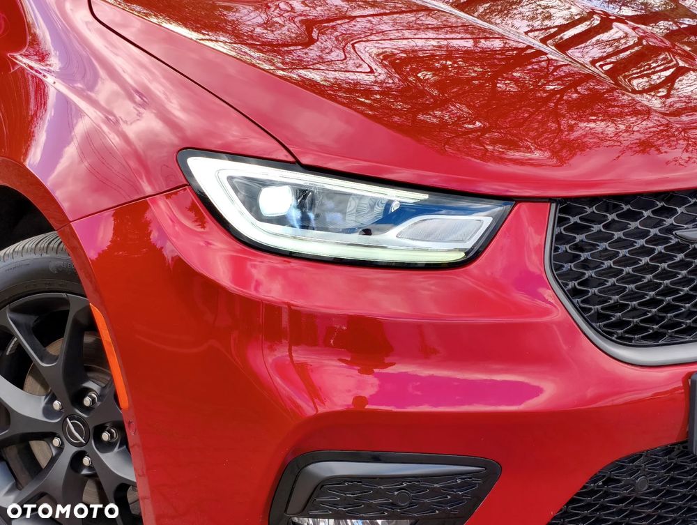 Chrysler Pacifica - 23