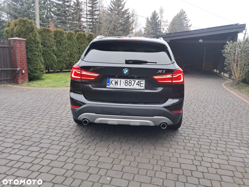 BMW X1 xDrive25i Sport Line sport - 28