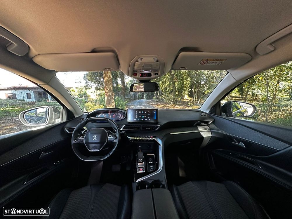 Peugeot 3008 1.5 BlueHDi Allure Pack EAT8 - 17