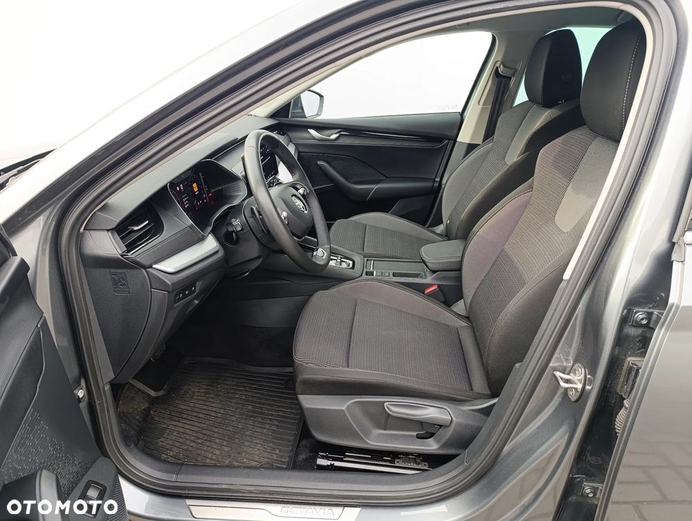 Skoda Octavia 2.0 TDI Selection DSG - 11