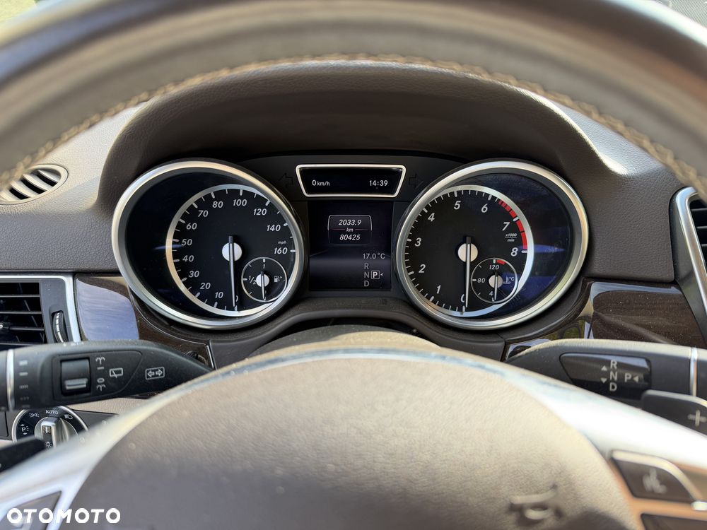 Mercedes-Benz ML - 12