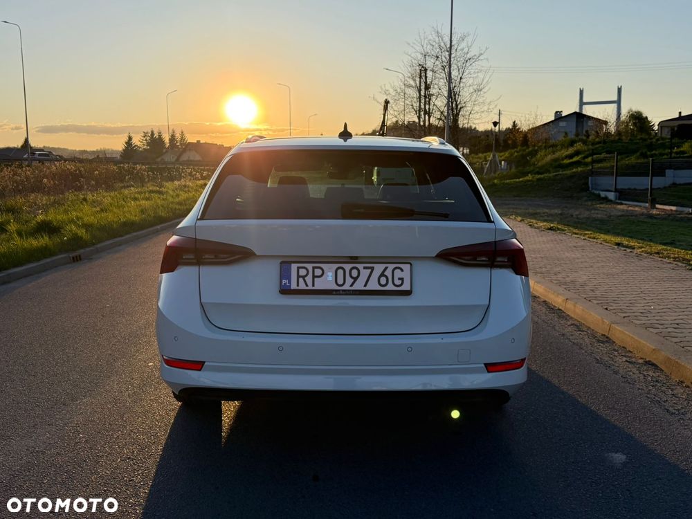 Skoda Octavia 2.0 TDI SCR 4x4 Style DSG - 11