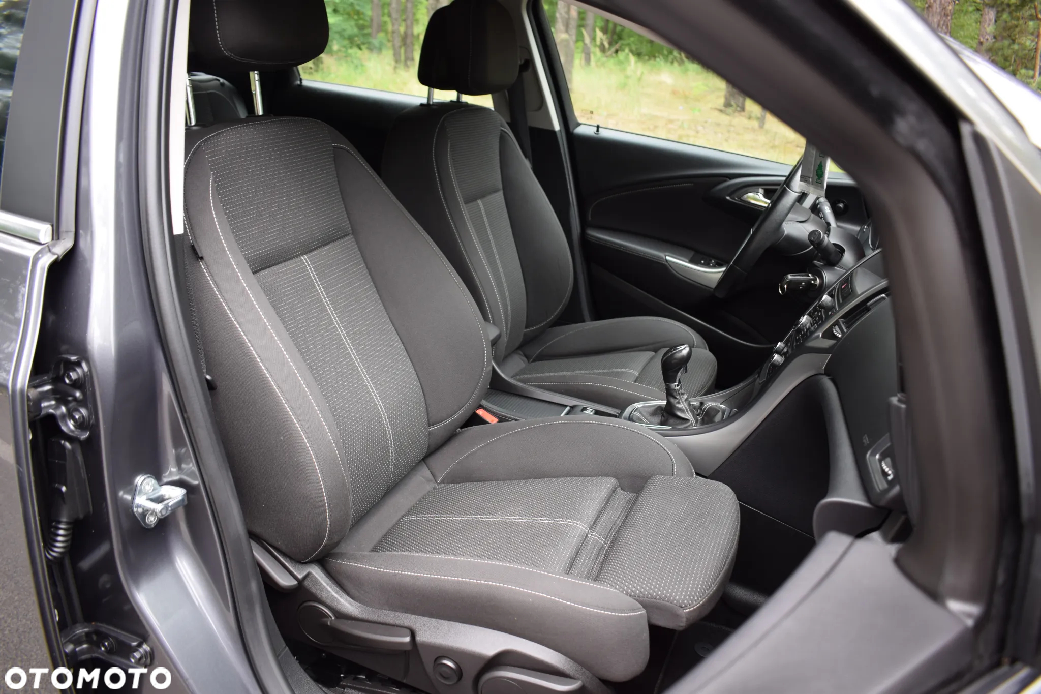Opel Astra 1.6 Turbo Cosmo - 24