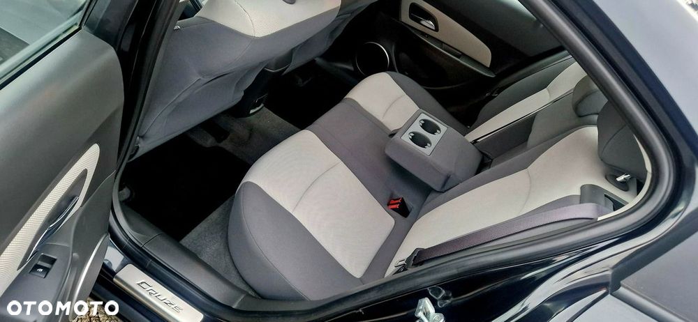 Chevrolet Cruze - 35