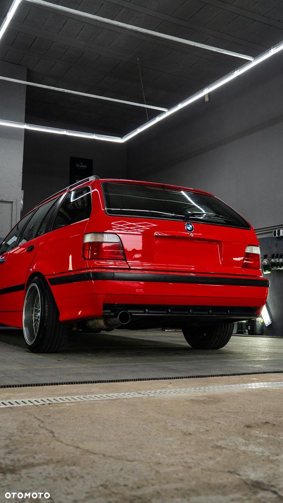 BMW Seria 3 323i - 16