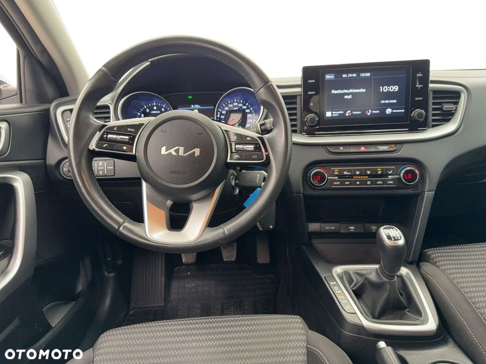 Kia Ceed - 9