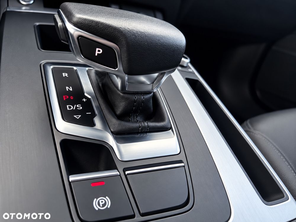 Audi Q5 50 TFSIe quattro S tronic S line - 17
