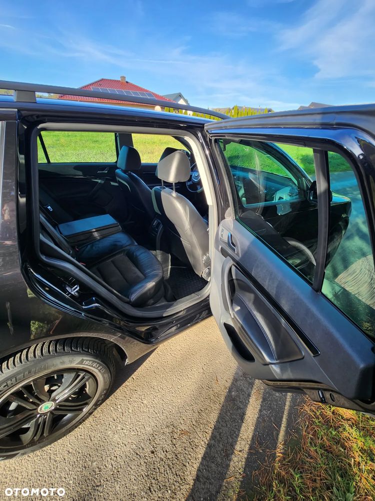 Skoda Octavia Combi 2.0 TDI Laurin & Klement - 25