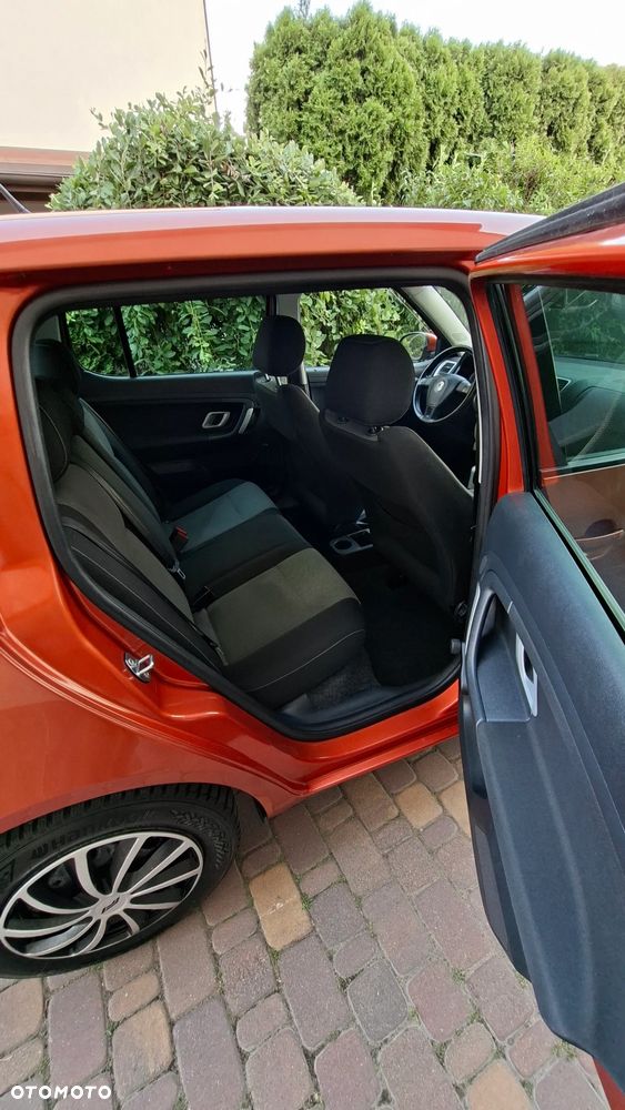 Skoda Fabia 1.2 HTP Cool Colour Edition - 14