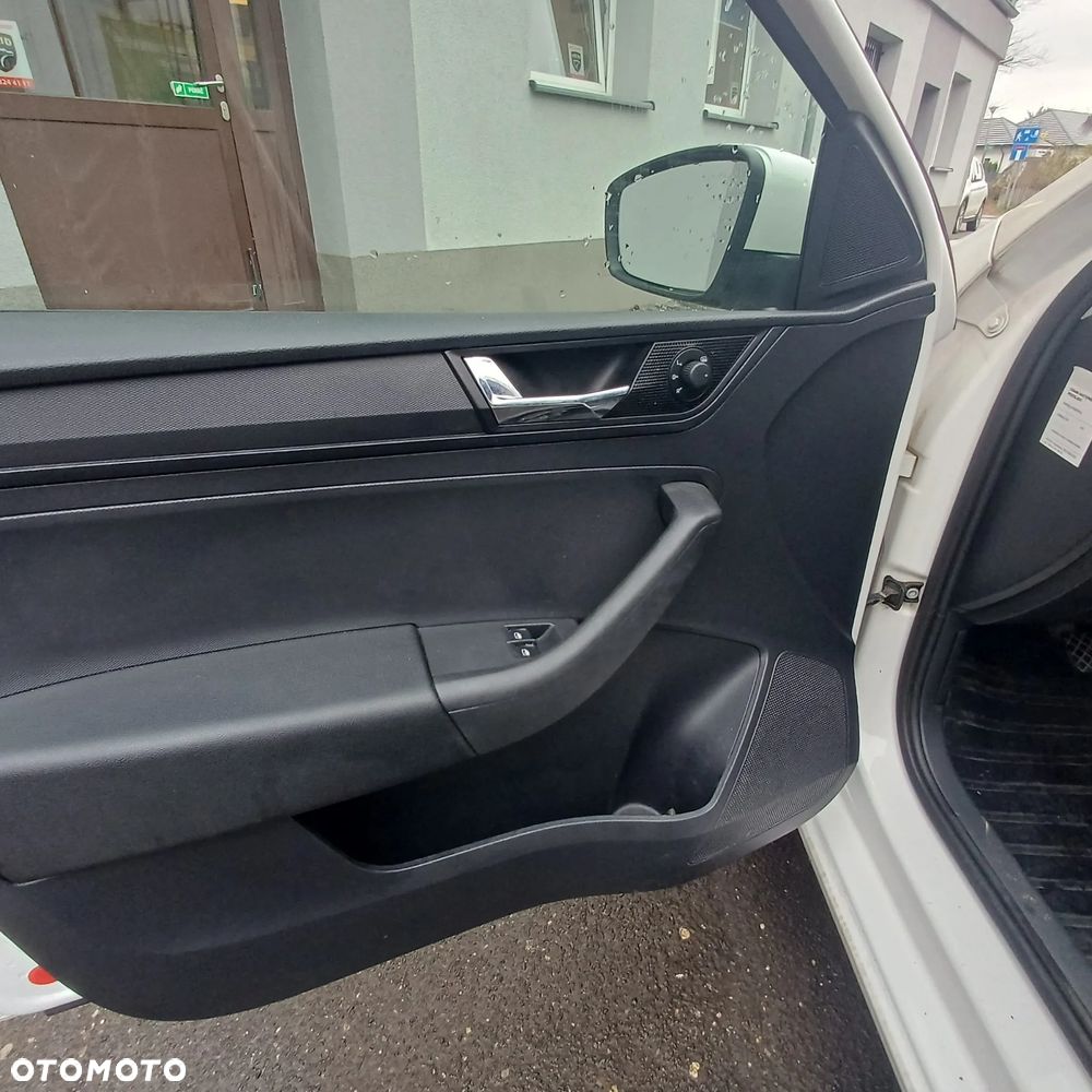 Skoda RAPID 1.0 TSI Ambition - 15