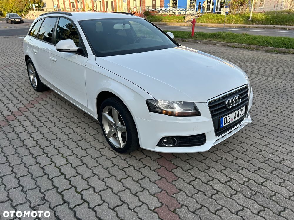 Audi A4 Avant - 4