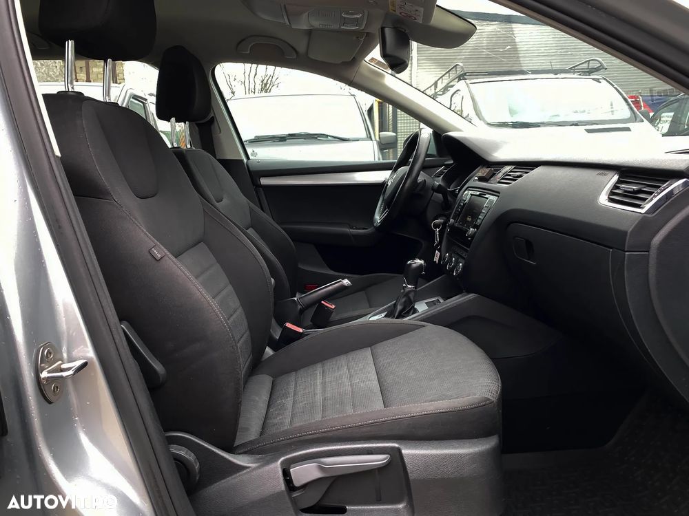 Skoda Octavia 2.0 TDI DSG Ambition - 13